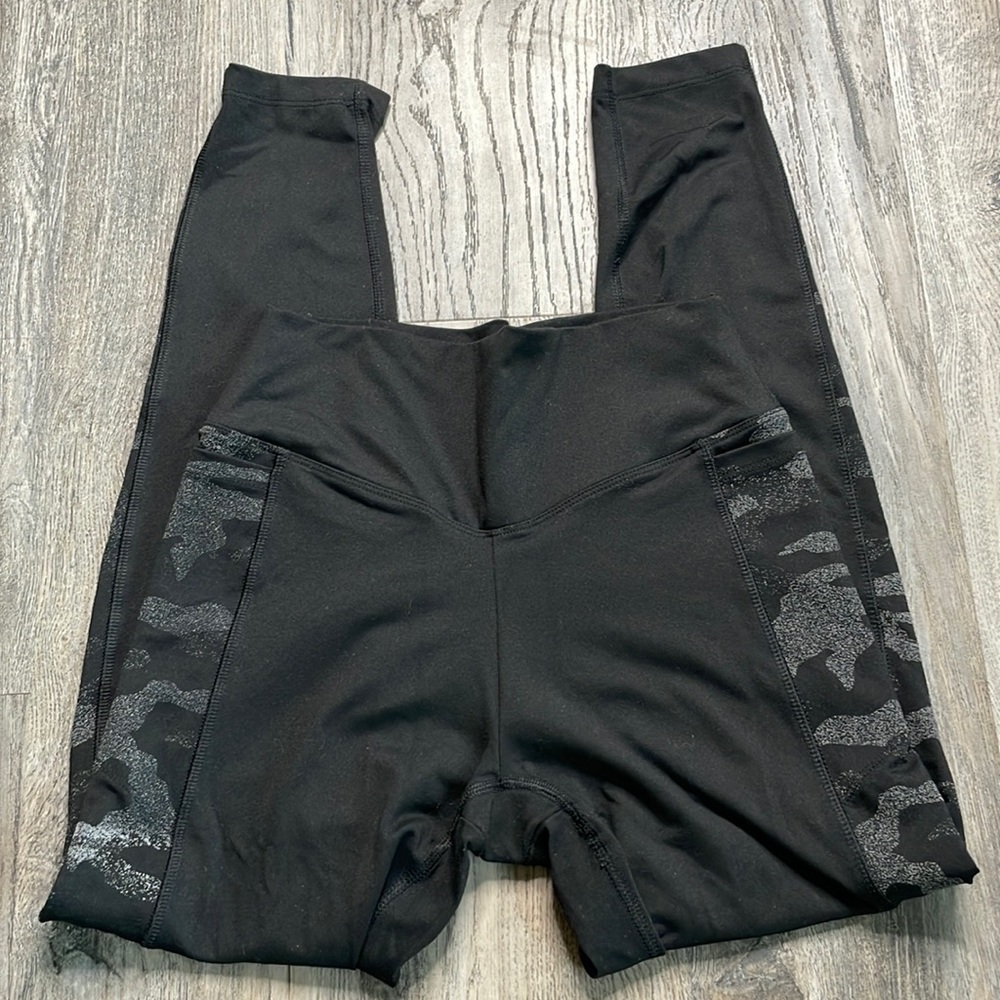 Pink by Victoria’s Secret Women’s Black & Grey Camo Leggings, side pockets, sz S